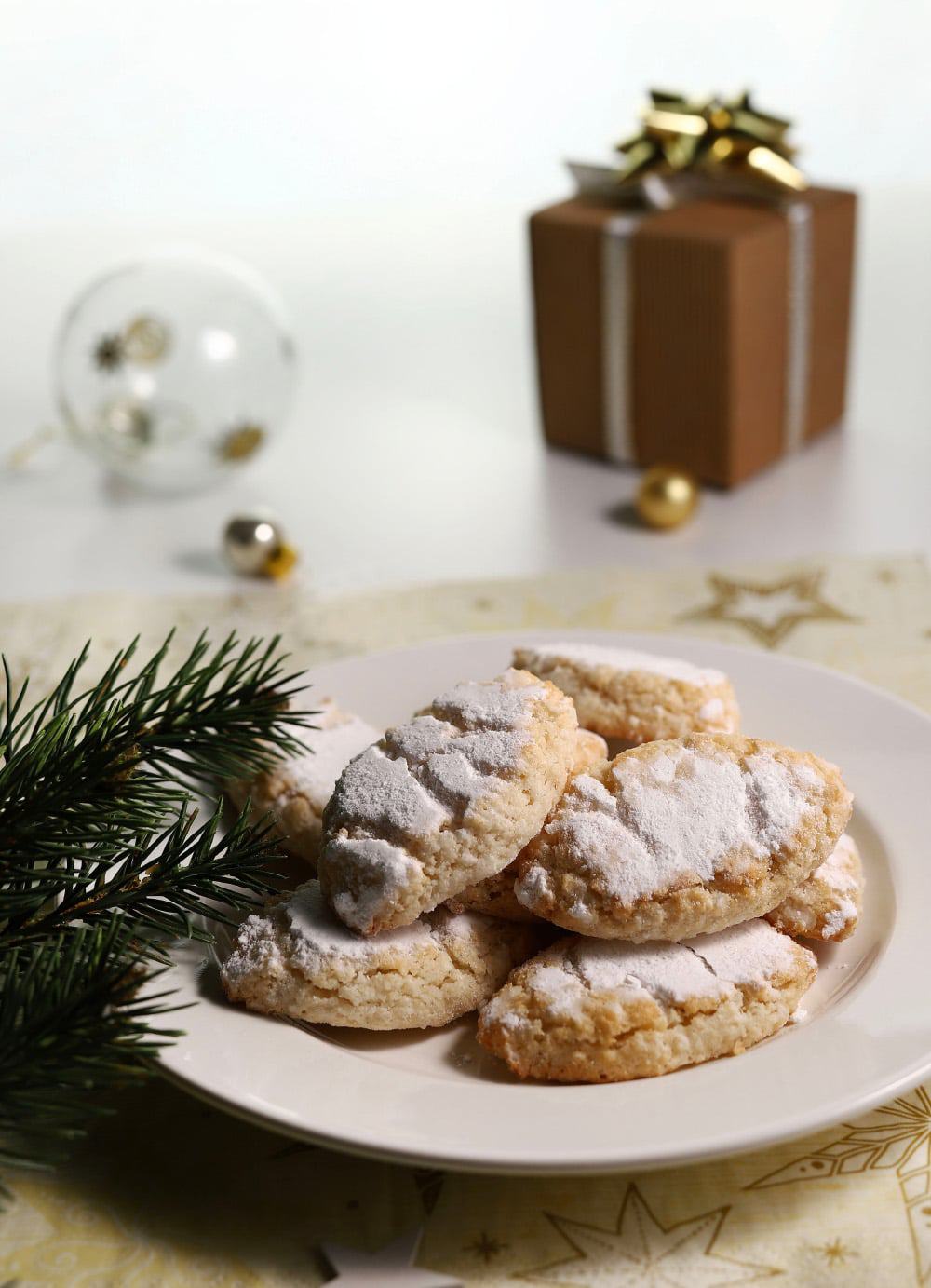 Amazingly Chewy Ricciarelli Almond Cookies | Cooking Clue